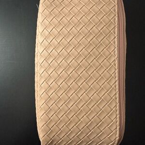 Elegant Tan Woven Clutch